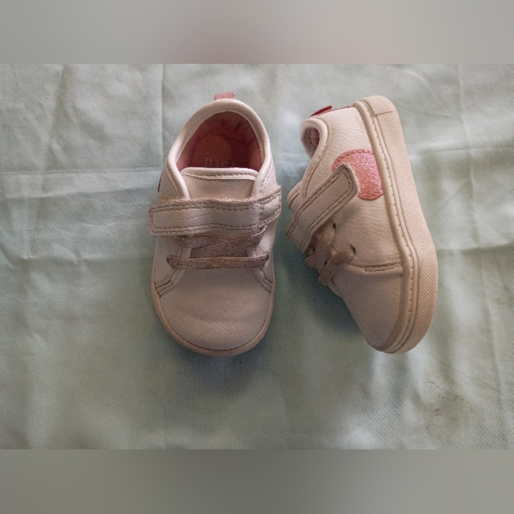‼️5 items for $8‼️Carter's Pink Glitter Strap Sneakers